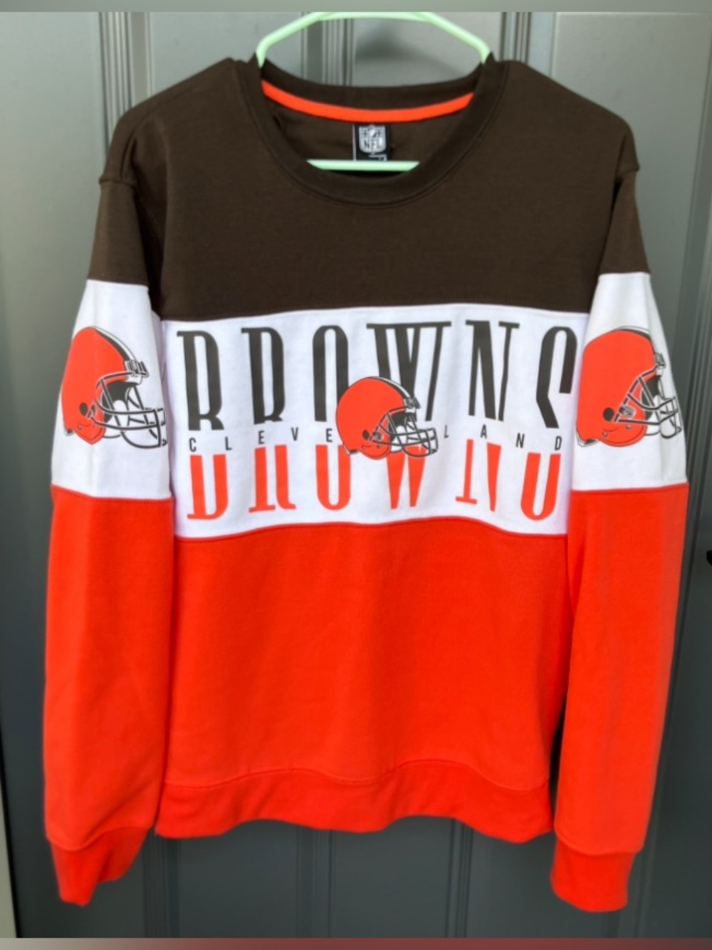 Cleveland Browns Colorblock Crewneck Sweatshirt Adult Unisex Medium NFL Team App
